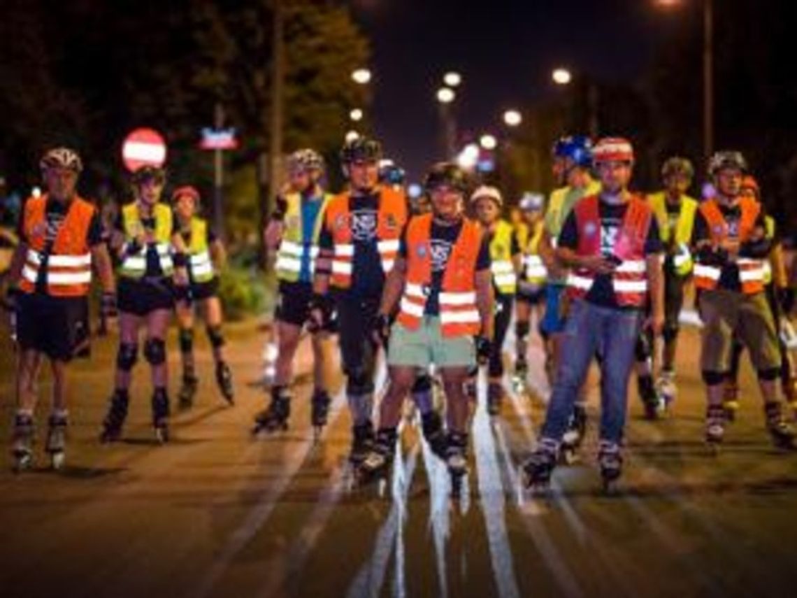 Rolkarze przejadą nocą przez Warszawę. W sobotę dwa wydarzenia „Nightskating Warszawa”