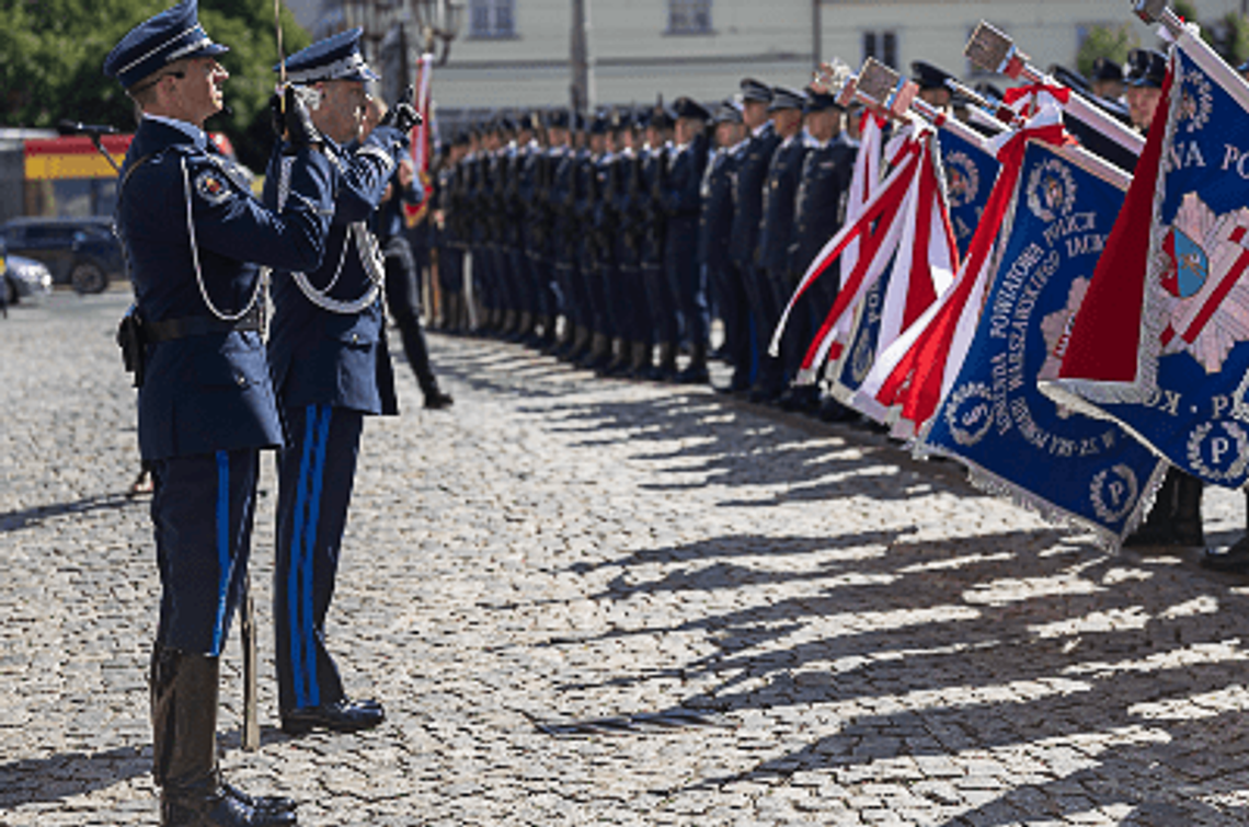 Stołeczni policjanci obchodzili swoje święto. Medale, odznaczenia i awanse. Stołeczni policjanci obchodzili swoje święto. Medale, odznaczenia i awanse.