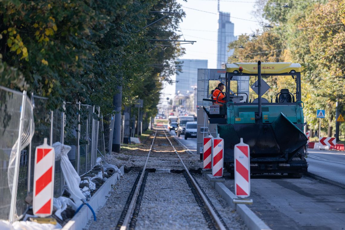 Tramwaje od poniedziałku wracają na al. Waszyngtona. Utrudnienia dla kierowców potrwają do końca listopada