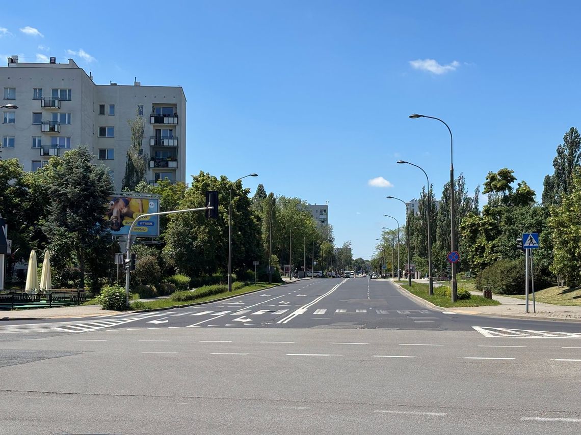 Ulica Béli Bartóka czasowo zamknięta. Kierowcy muszą usunąć zaparkowane samochody. Ulica Béli Bartóka czasowo zamknięta. Kierowcy muszą usunąć zaparkowane samochody.