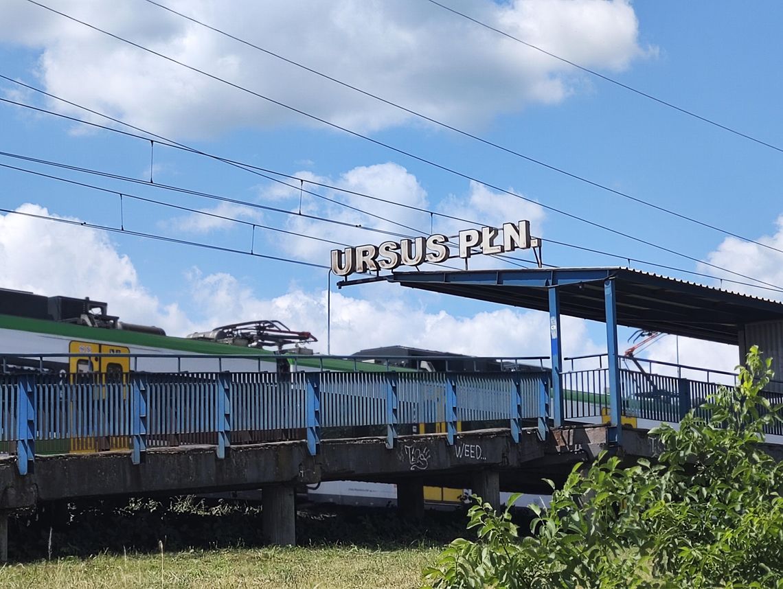 Remont peronu PKP Ursus Północny.
