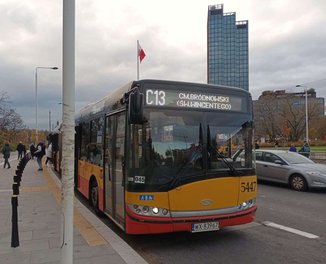 Warszawa uruchamia sześć linii cmentarnych. Sprawdź trasy i godziny kursowania. Warszawa uruchamia sześć linii cmentarnych. Sprawdź trasy i godziny kursowania.