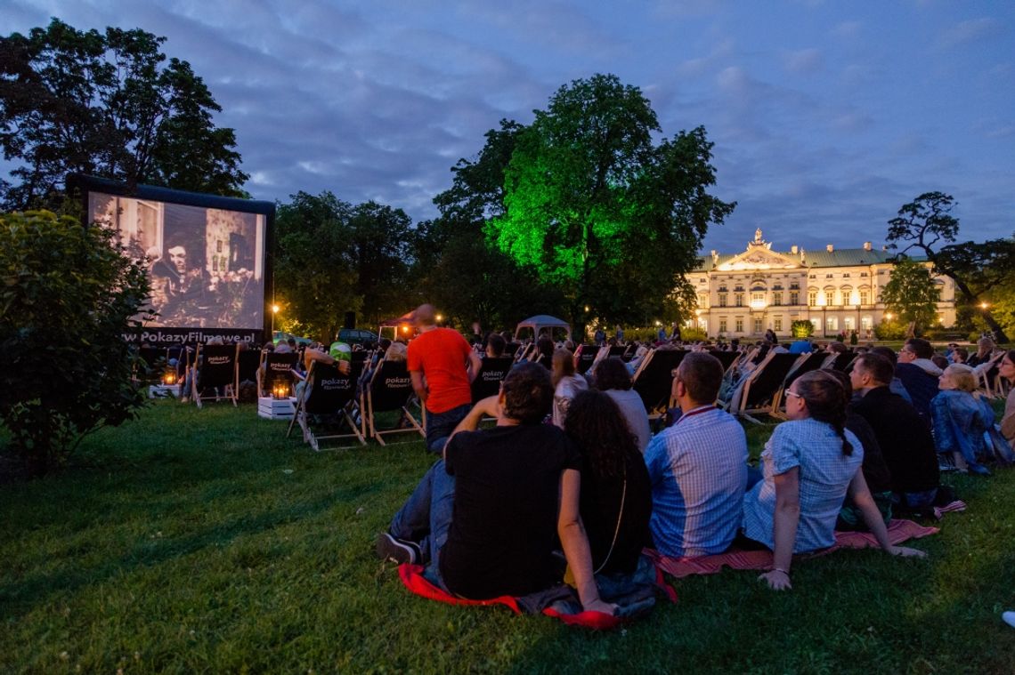 Warszawa zamienia się w wielkie kino pod chmurką. Gdzie obejrzeć film latem 2026 roku? Warszawa zamienia się w wielkie kino pod chmurką. Gdzie obejrzeć film latem 2026 roku?