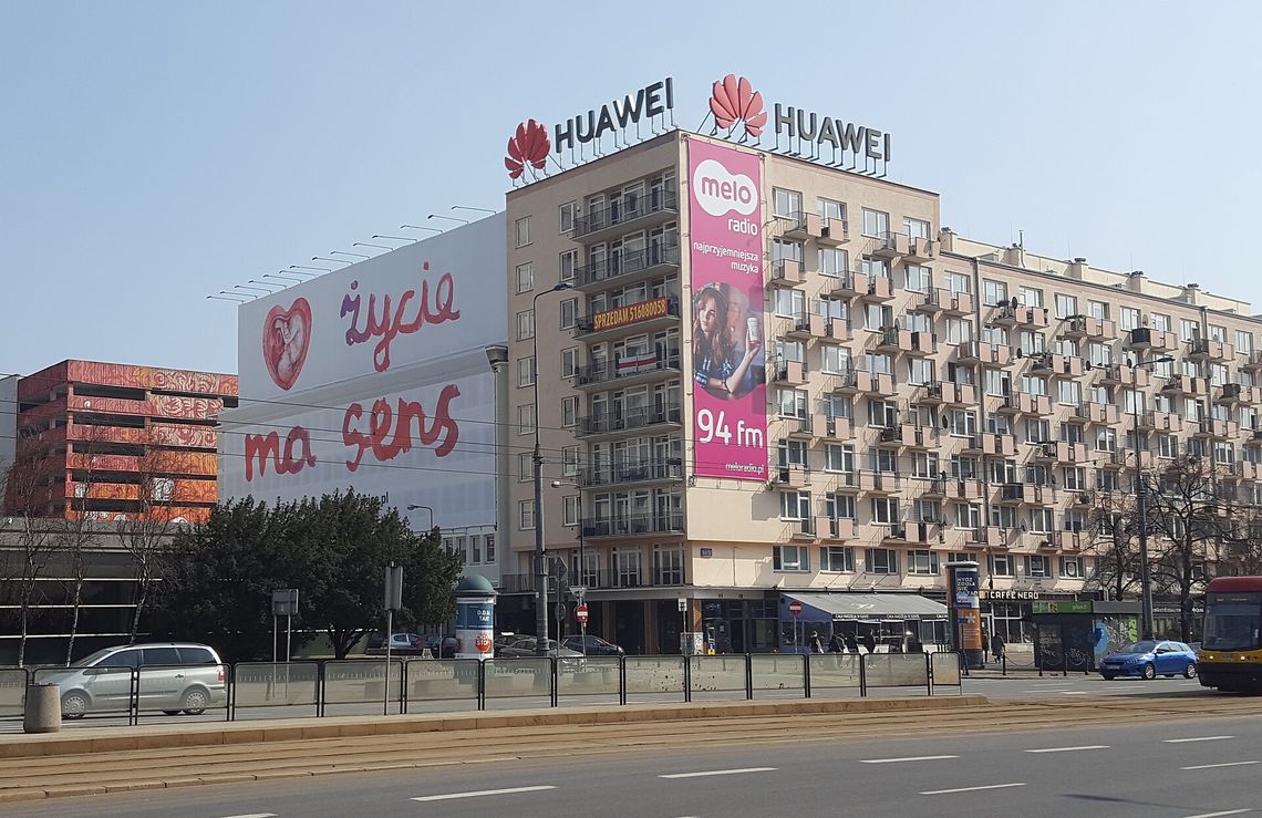 Warszawiacy chcą mniej reklamowego chaosu. Większość popiera uporządkowanie szyldów. Warszawiacy chcą mniej reklamowego chaosu. Większość popiera uporządkowanie szyldów.