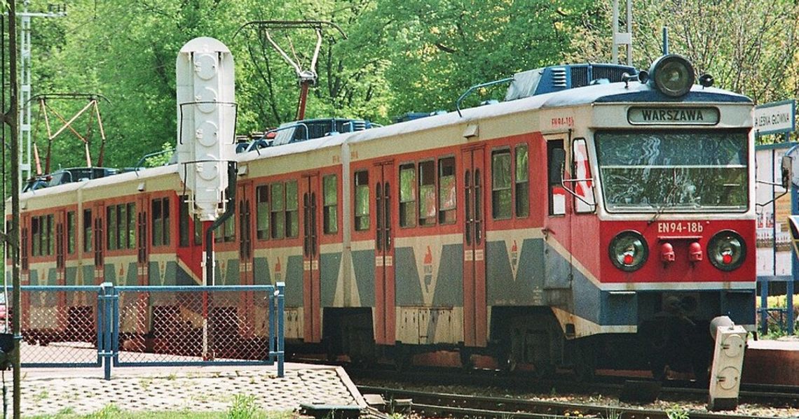 „WKD” kończy dużą modernizację. Pasażerowie muszą liczyć się z opóźnieniami. „WKD” kończy dużą modernizację. Pasażerowie muszą liczyć się z opóźnieniami.