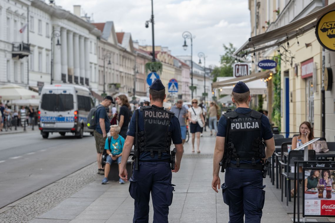 Policja na ulicy Nowy Świat w Warszawie