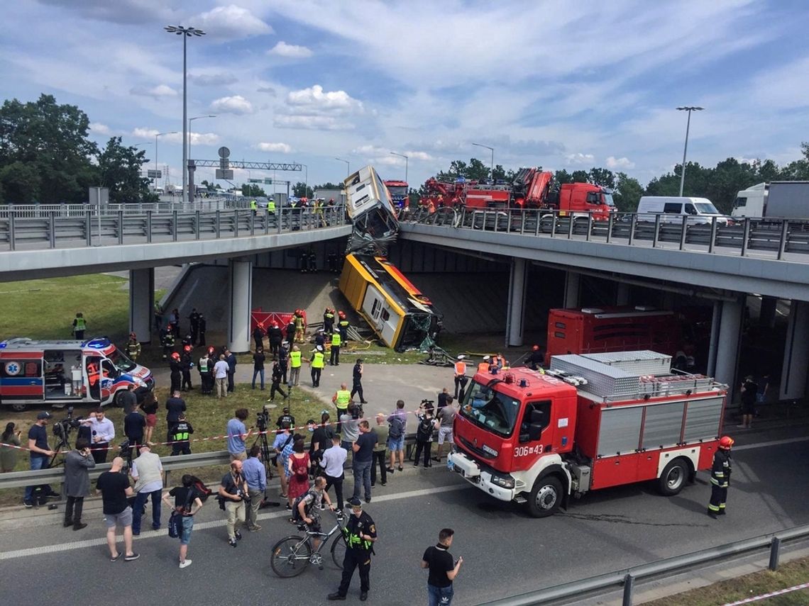 Wypadek autobusu na wiadukcie mostu Grota-Roweckiego.