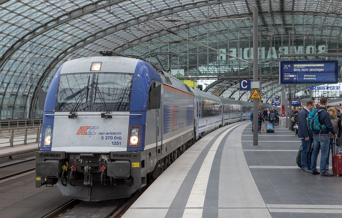 Z Warszawy do Berlina nawet w 3,5 godziny. Nowa koncepcja szybkiej kolei. Z Warszawy do Berlina nawet w 3,5 godziny. Nowa koncepcja szybkiej kolei.