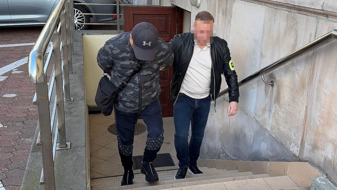 Zatrzymano szefa gangu z Mongolii. Był ścigany w całej Europie. Ukrywał się i miał fałszywe dokumenty Zatrzymano szefa gangu z Mongolii. Był ścigany w całej Europie. Ukrywał się i miał fałszywe dokumenty