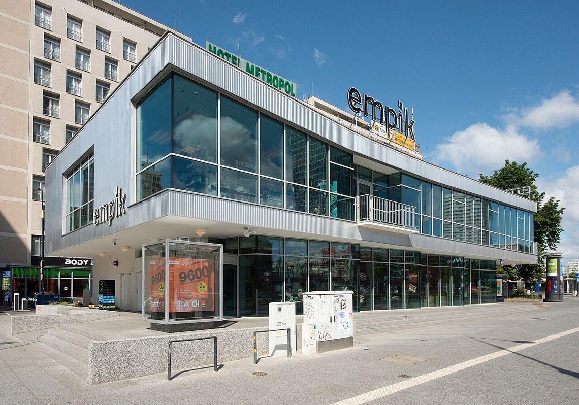 Zielona metamorfoza przy Rondzie Dmowskiego. Parking ustąpi miejsca skwerowi. Zielona metamorfoza przy Rondzie Dmowskiego. Parking ustąpi miejsca skwerowi.