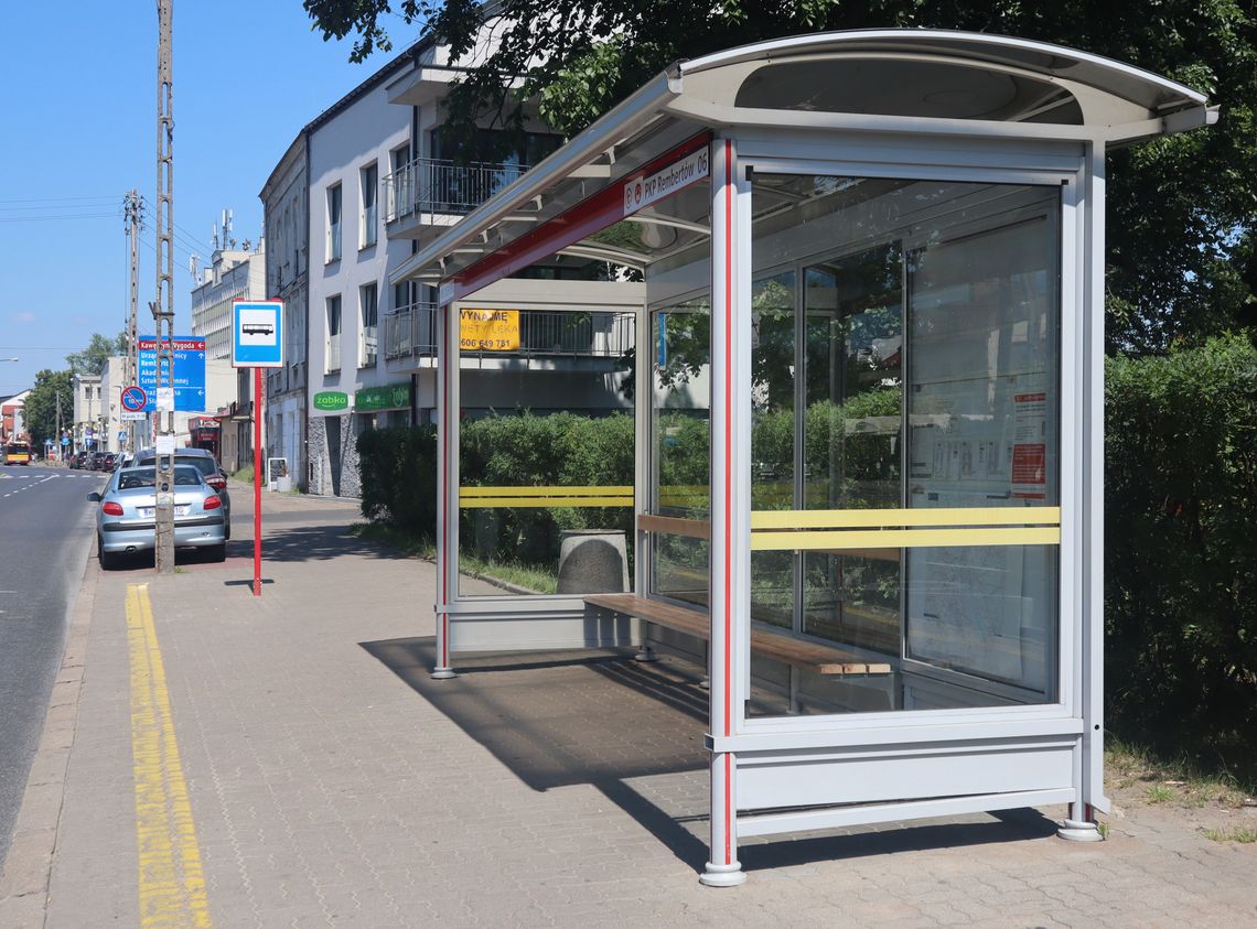Zmiana przystanku Grawerska 01 w Rembertowie. Autobusy zatrzymają się 120 metrów dalej. Zmiana przystanku Grawerska 01 w Rembertowie. Autobusy zatrzymają się 120 metrów dalej.