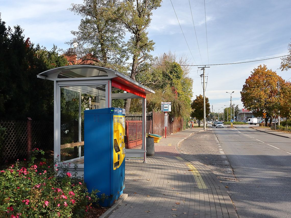 Zmiany na przystanku „Brata Alberta” w Warszawie. Autobusy zatrzymają się w innym miejscu.