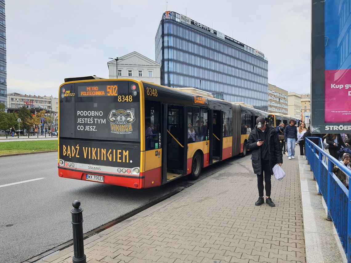 Zmiany przy metrze Politechnika. Przez ponad tydzień autobusy będą korzystać z innego przystanku. Zmiany przy metrze Politechnika. Przez ponad tydzień autobusy będą korzystać z innego przystanku.
