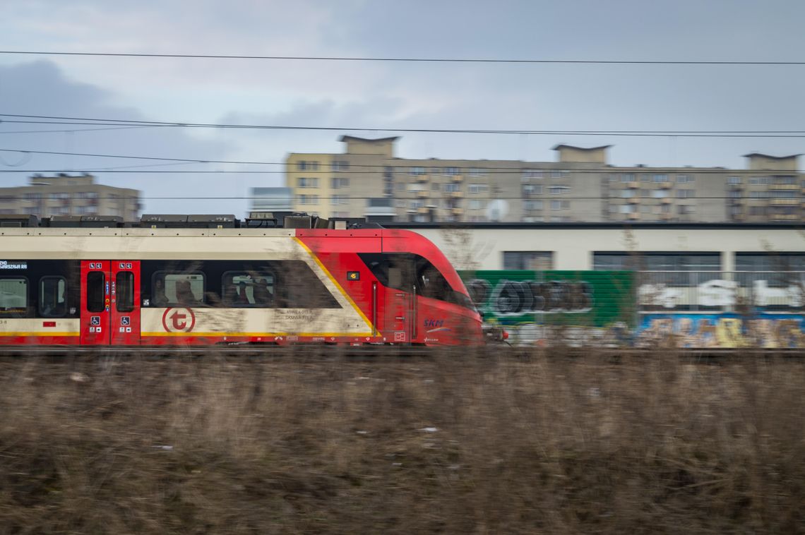 Zmiany w kursowaniu pociągów od 25 października. Utrudnienia na Powiślu, objazdy i autobusy zastępcze. Zmiany w kursowaniu pociągów od 25 października. Utrudnienia na Powiślu, objazdy i autobusy zastępcze.