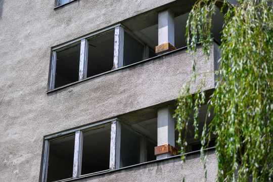 Szpiegowo przy ulicy Sobieskiego 100 w Warszawie. Szpiegowo przy ulicy Sobieskiego 100 w Warszawie.