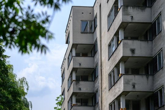 Szpiegowo przy ulicy Sobieskiego 100 w Warszawie. Szpiegowo przy ulicy Sobieskiego 100 w Warszawie.