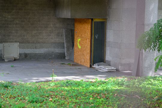 Szpiegowo przy ulicy Sobieskiego 100 w Warszawie. Szpiegowo przy ulicy Sobieskiego 100 w Warszawie.
