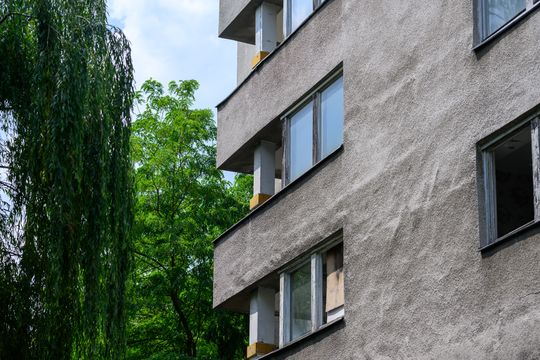 Szpiegowo przy ulicy Sobieskiego 100 w Warszawie. Szpiegowo przy ulicy Sobieskiego 100 w Warszawie.