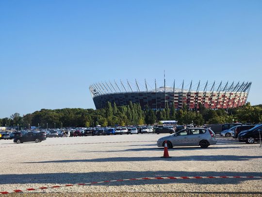 Fani Taylor Swift pod Stadionem Narodowym Fani Taylor Swift pod Stadionem Narodowym