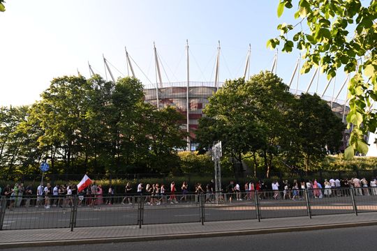 Fani Taylor Swift pod Stadionem Narodowym Fani Taylor Swift pod Stadionem Narodowym