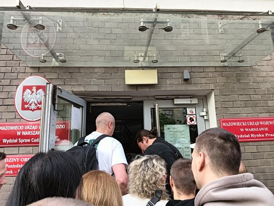 Kolejki i chaos w Mazowieckim Urzędzie ds. Cudzoziemców