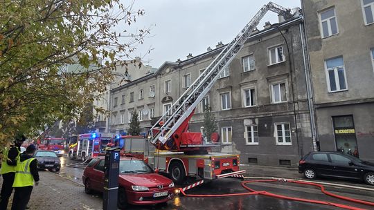 Pożar kamienicy przy ul. Miedzianej na Woli