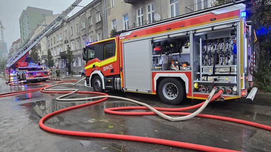 Pożar kamienicy przy ul. Miedzianej na Woli