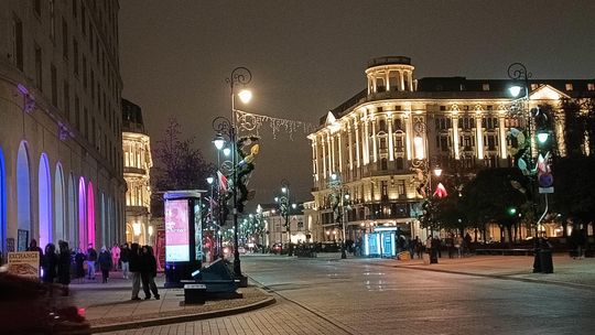 Instalacja iluminacji świetlnych na Krakowskim Przedmieściu