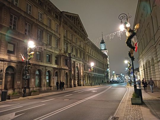 Instalacja iluminacji świetlnych na Krakowskim Przedmieściu