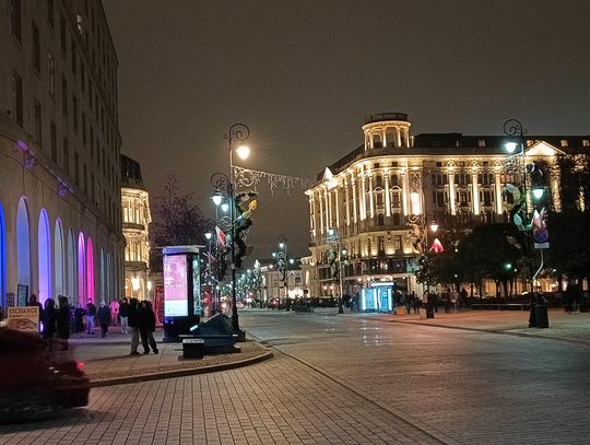 Instalacja iluminacji świetlnych na Krakowskim Przedmieściu