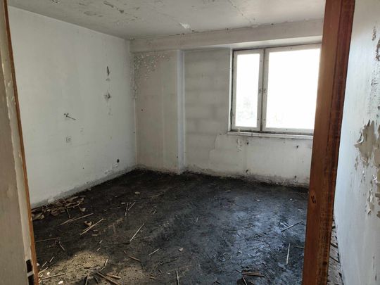 Szpiegowo przy ulicy Sobieskiego 100 w Warszawie. Szpiegowo przy ulicy Sobieskiego 100 w Warszawie.