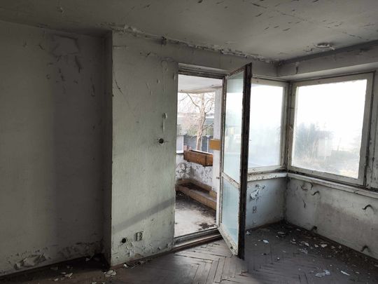 Szpiegowo przy ulicy Sobieskiego 100 w Warszawie. Szpiegowo przy ulicy Sobieskiego 100 w Warszawie.
