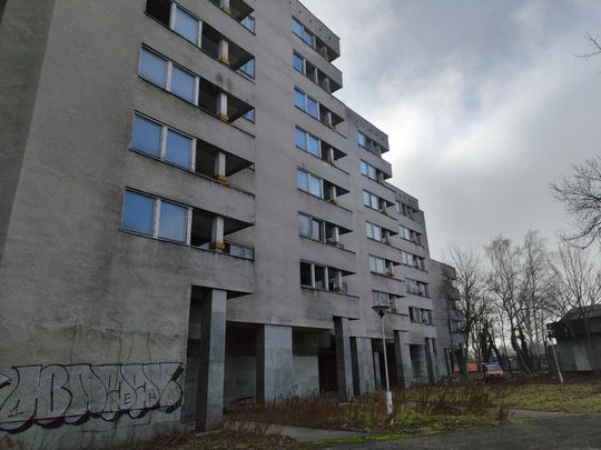 Szpiegowo przy ulicy Sobieskiego 100 w Warszawie. Szpiegowo przy ulicy Sobieskiego 100 w Warszawie.