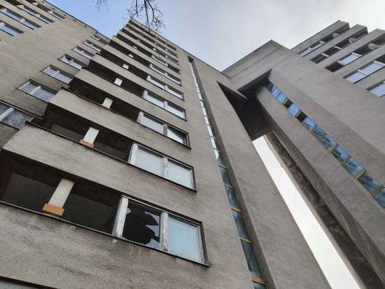 Szpiegowo przy ulicy Sobieskiego 100 w Warszawie. Szpiegowo przy ulicy Sobieskiego 100 w Warszawie.