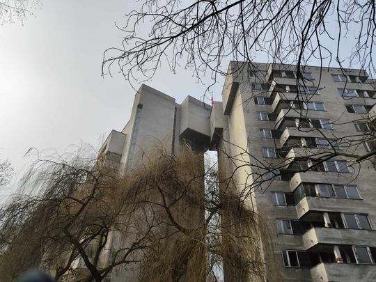 Szpiegowo przy ulicy Sobieskiego 100 w Warszawie. Szpiegowo przy ulicy Sobieskiego 100 w Warszawie.