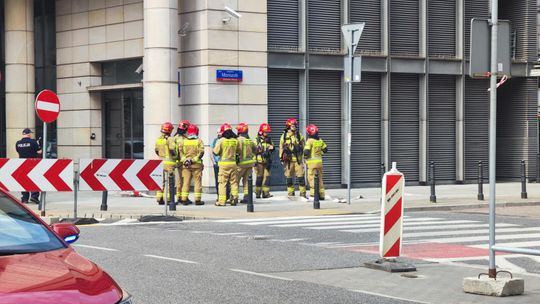 Alarm bombowy w centrum Warszawy