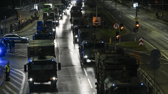 Nocna próba wojskowa na Wisłostradzie