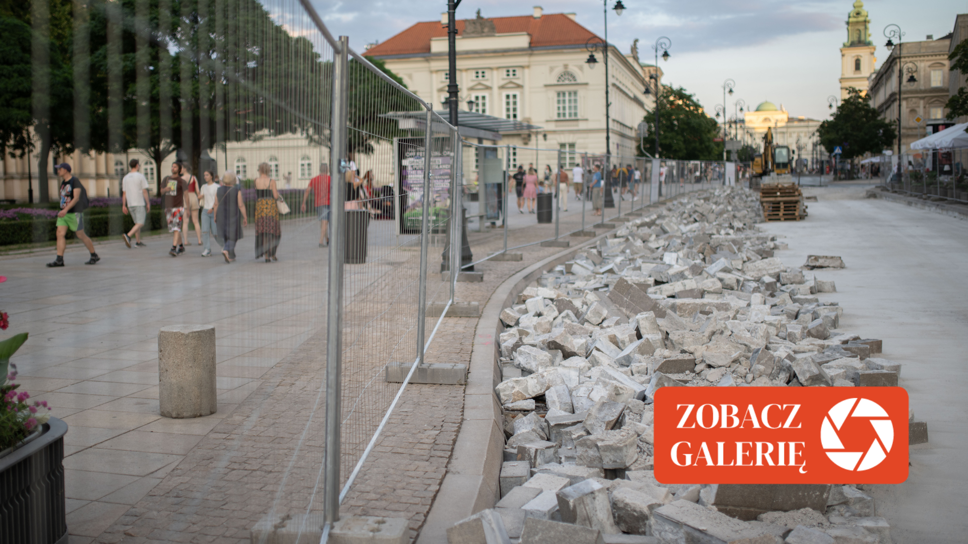 Remont Krakowskiego Przedmieścia w Warszawie. 