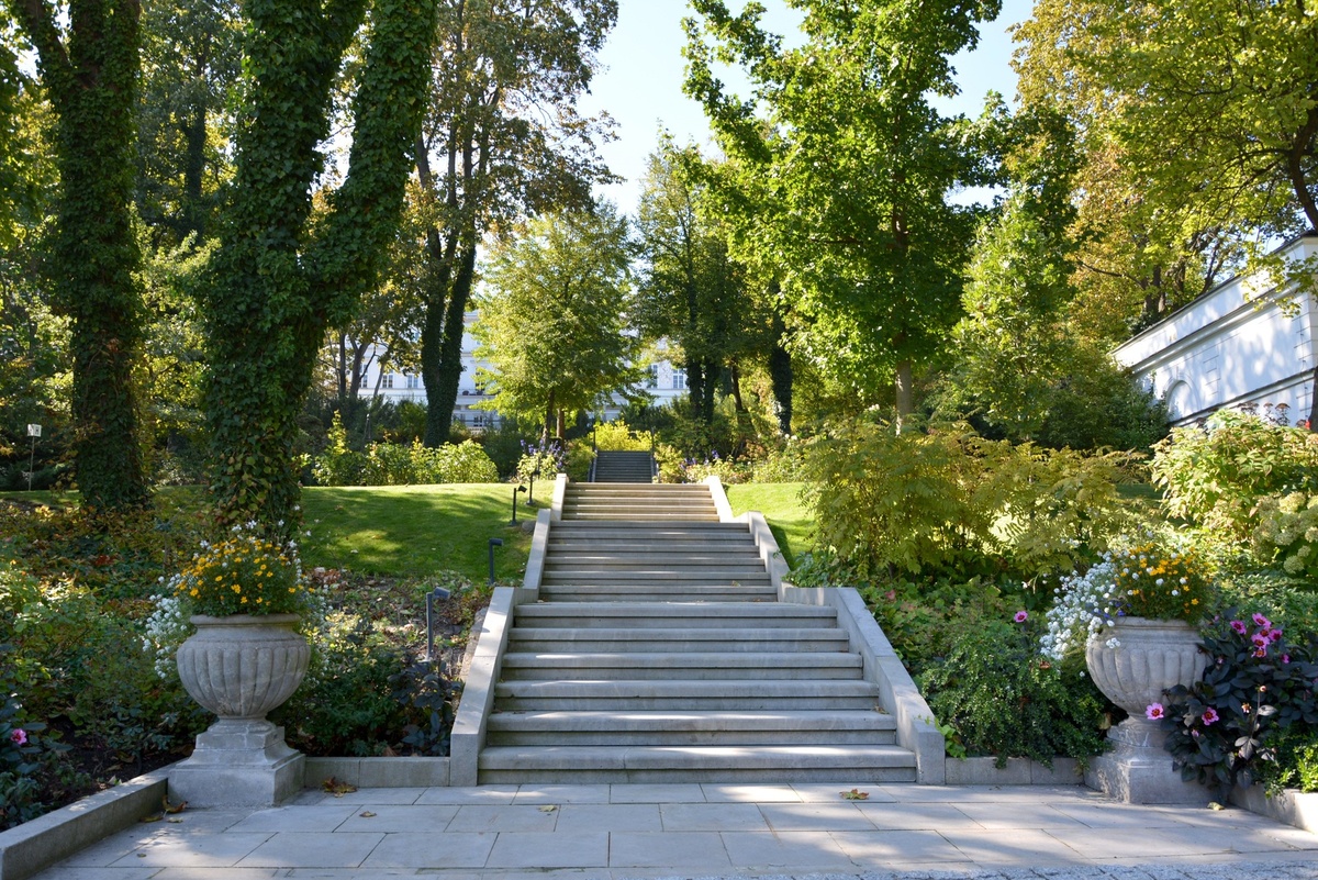 Historyczny ogród Pałacu Prezydenckiego / MWKZ